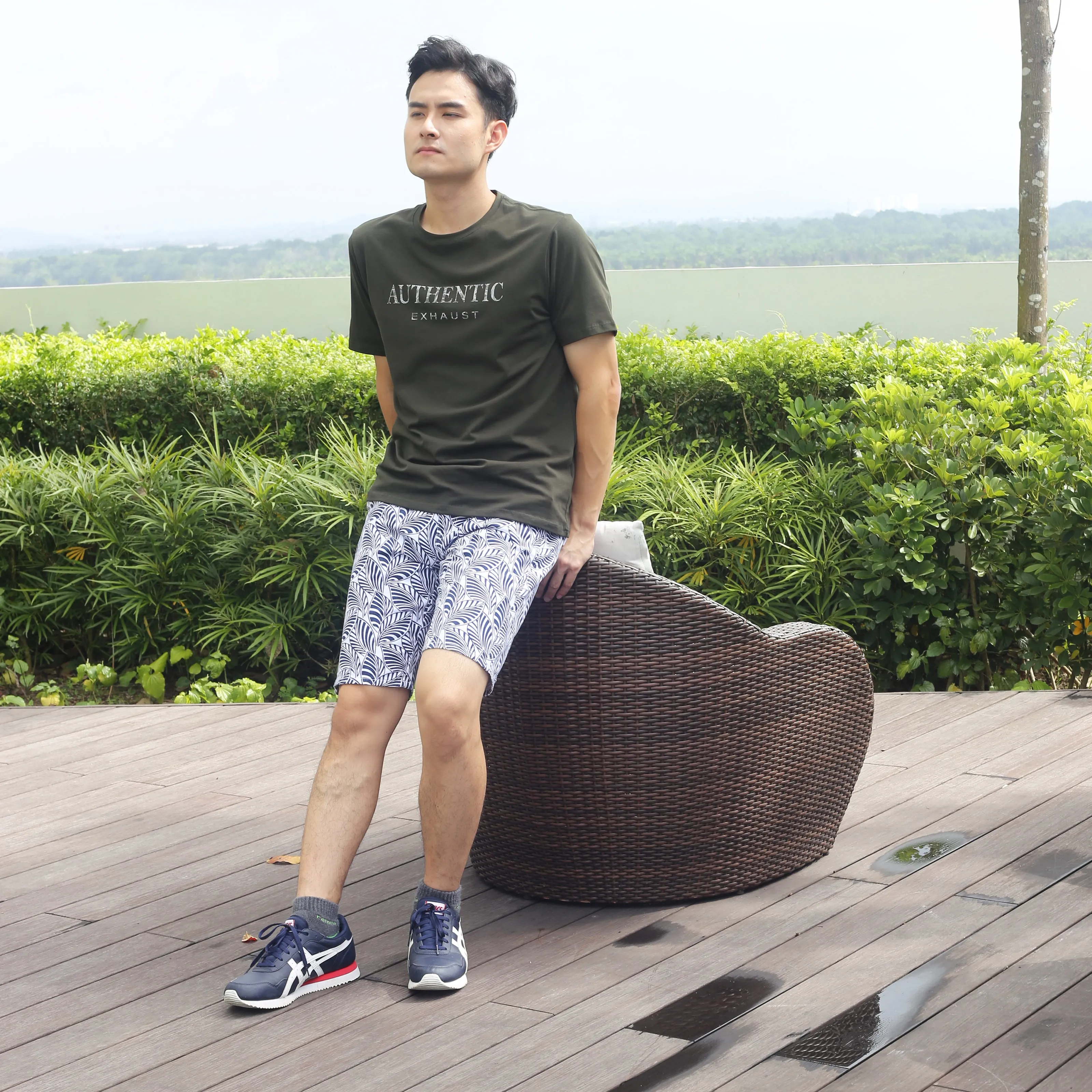 EXHAUST Word Print with Light Reflect Effect Short Sleeve Round Neck T-shirt [Regular Fit] 1405
