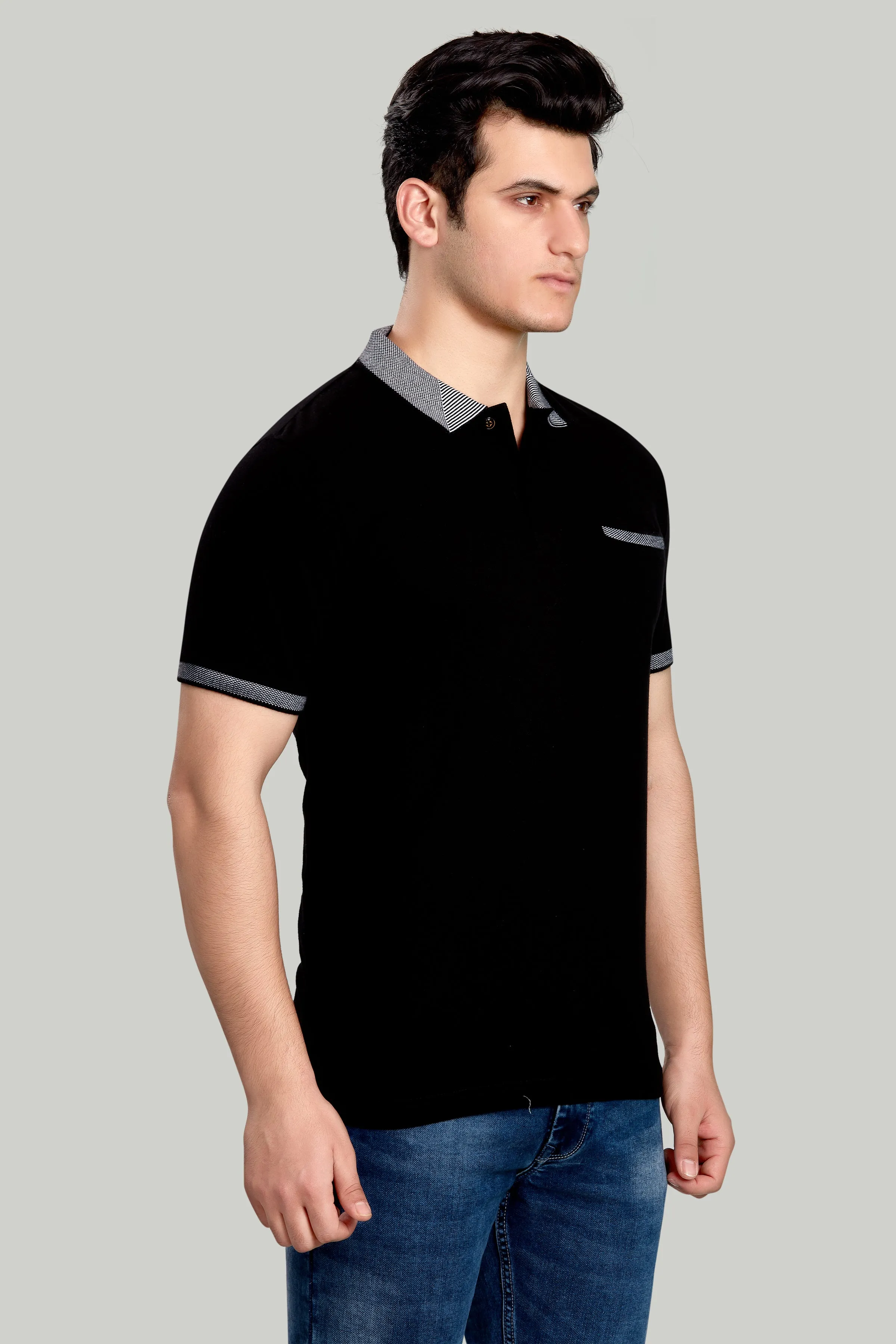 Solid Polo With Jacquard Collar
